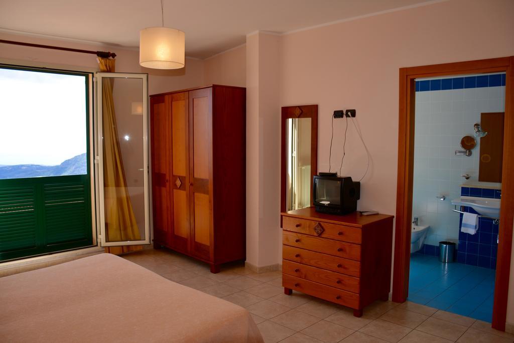 Dreibettzimmer